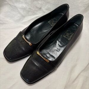 Joan & David Black Textured Flats with buckle. Made in Italy size 8.5 M